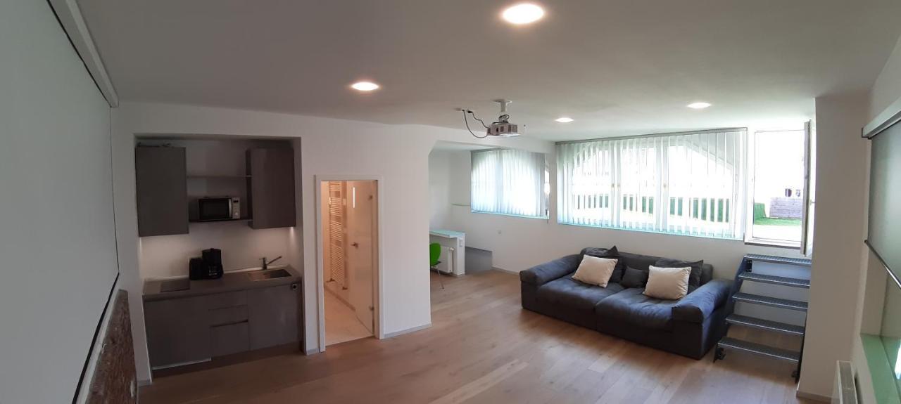 Modern Und Ruhig In Wuppertal Mit Heimkino-Beamer! Top Ausstattung Und Privatparkplatz An Der Unterkunft Ngoại thất bức ảnh